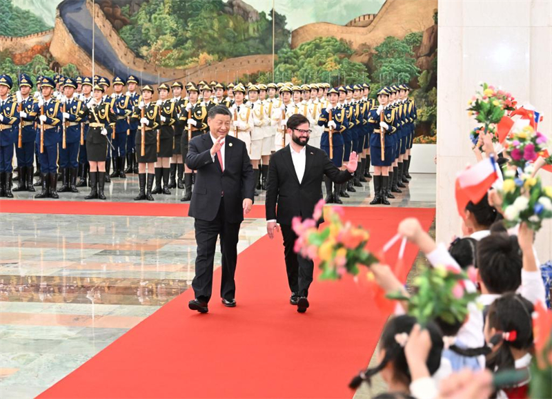 Xi Jinping s'entretient avec le président chilien