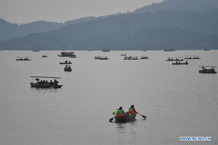 Chine : tourisme au lac de l'Ouest à Hangzhou